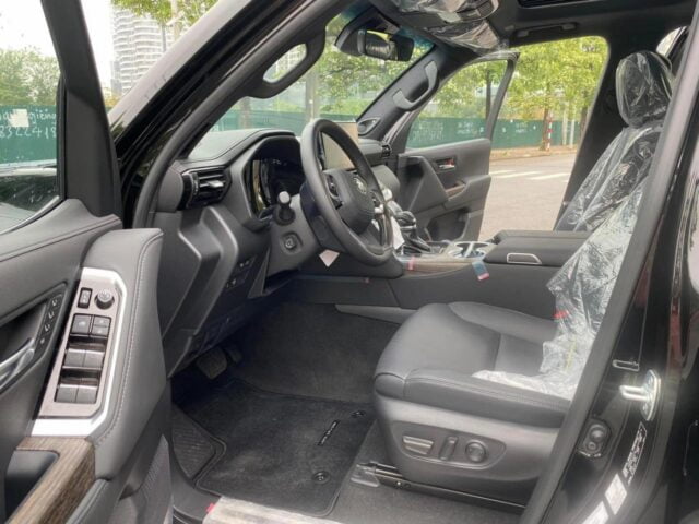 Toyota Land Cruiser toyota land cruiser 11 640x480 1 - Toyota Land Cruiser