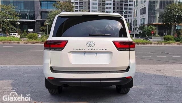 Toyota Land Cruiser toyota land cruiser 9 640x362 1 - Toyota Land Cruiser