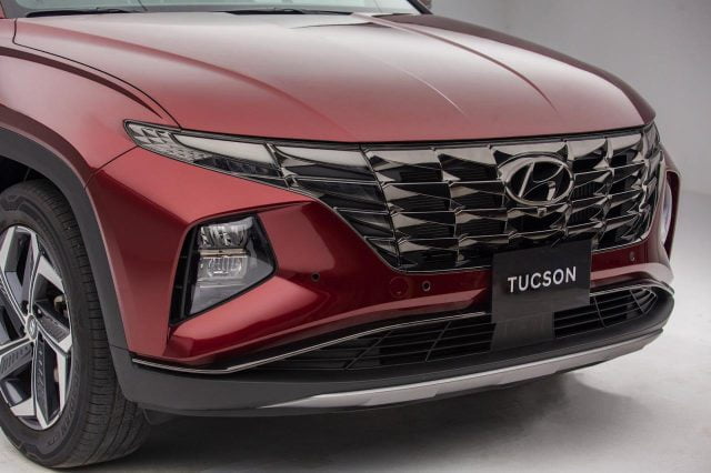 Đánh giá xe Hyundai Tucson 2025: Có gì để dẫn đầu phân khúc? BnyIFAgPDCNnBBQu5RkhV5TaI 07yDTZPC0 YCU3N9e8x77SuiHlb4UCamNKNll10pFAGWIXZYYKGMy4Bdv4TVtA0VQomeYiPaQ2dQ3kUlRvFXkD1kUSkS1UtVAY UPIhjqAjsnx 640x426 1 - Đánh giá xe Hyundai Tucson 2025: Có gì để dẫn đầu phân khúc?