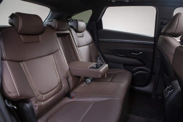 Đánh giá xe Hyundai Tucson 2025: Có gì để dẫn đầu phân khúc? tjsHN3 8xh7xWhAgSzWqpQDfe 6FCodMMkT7ryFCCWRvPz9JG25lea 78i51LJR0tjp kpx0JApTaAkZgSylUjlTNrFrNDrr7JwvK2YIyjo LsFlI4vrv9USC2djVMvC6A5qdRU9 640x426 1 - Đánh giá xe Hyundai Tucson 2025: Có gì để dẫn đầu phân khúc?