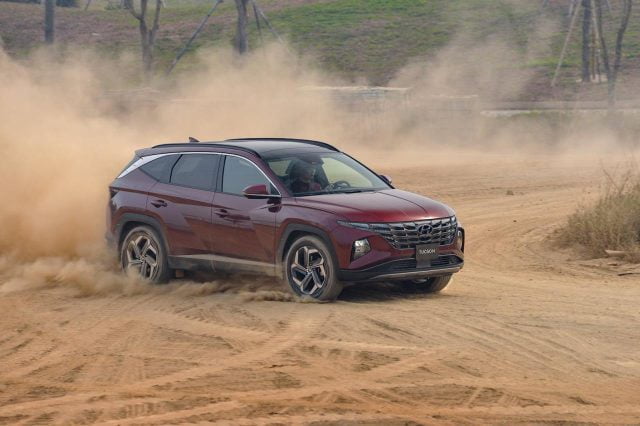 Đánh giá xe Hyundai Tucson 2025: Có gì để dẫn đầu phân khúc? xlvDjTMorAmi1yfm KMgchi9lFy854e9EZZTqY9wZ9m6sHnefaybiqIELtMQzBpsQSLM7z MB Y DH gPwIdHpYp 05swc29SqXn 9zhKWpIHjy2Ua7bunRqxBYQpEexSRrMRI7I 640x426 1 - Đánh giá xe Hyundai Tucson 2025: Có gì để dẫn đầu phân khúc?